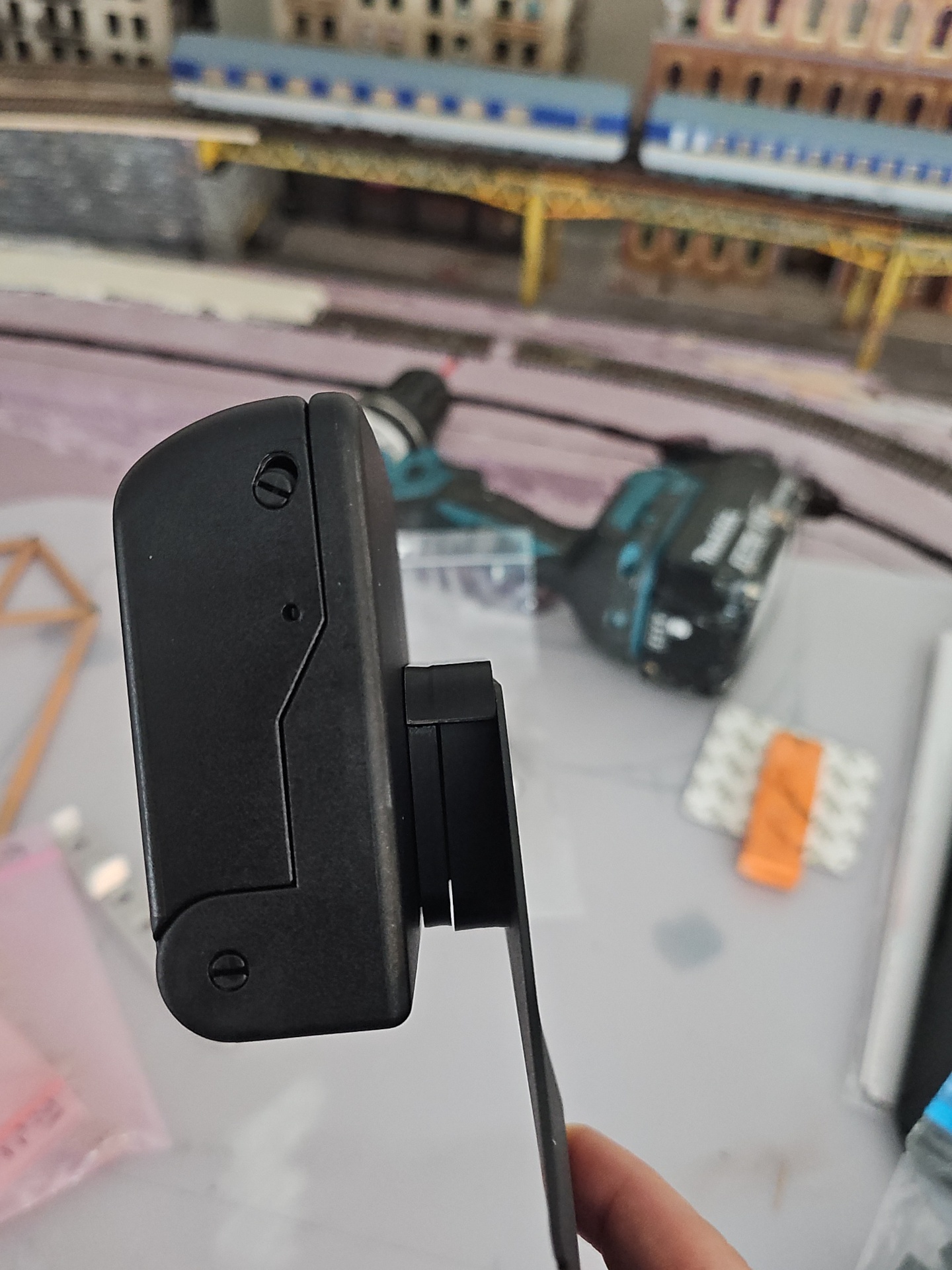 Mounted device shown in use in Honda S2000 cabin